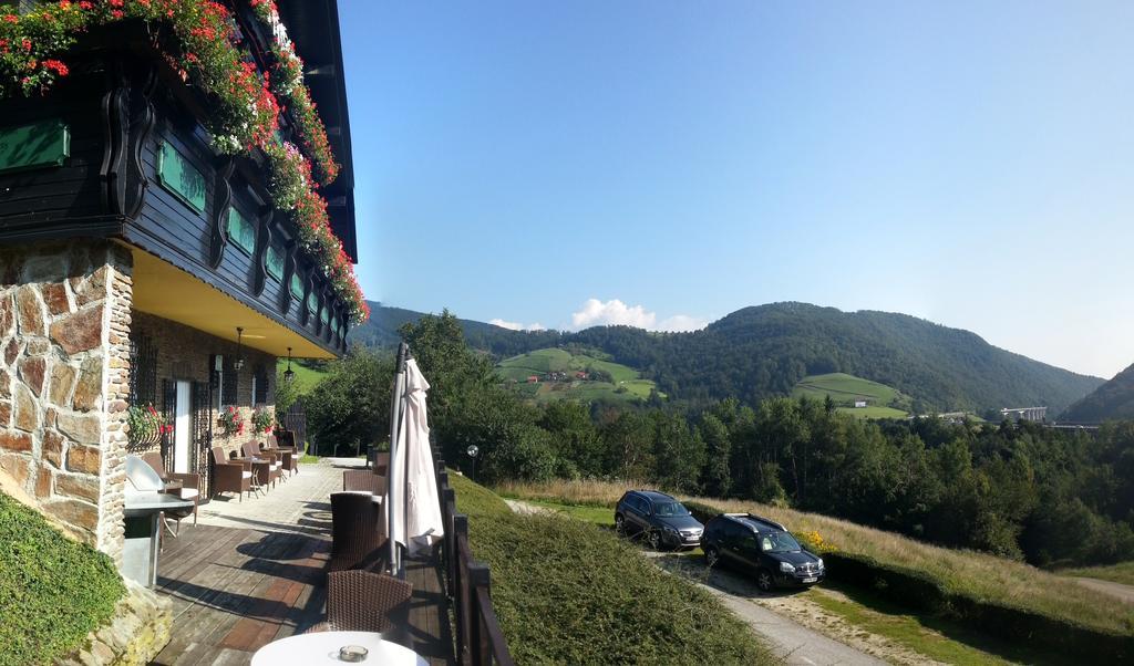 Pod Orehi Guest House Loce pri Poljcanah Exterior photo