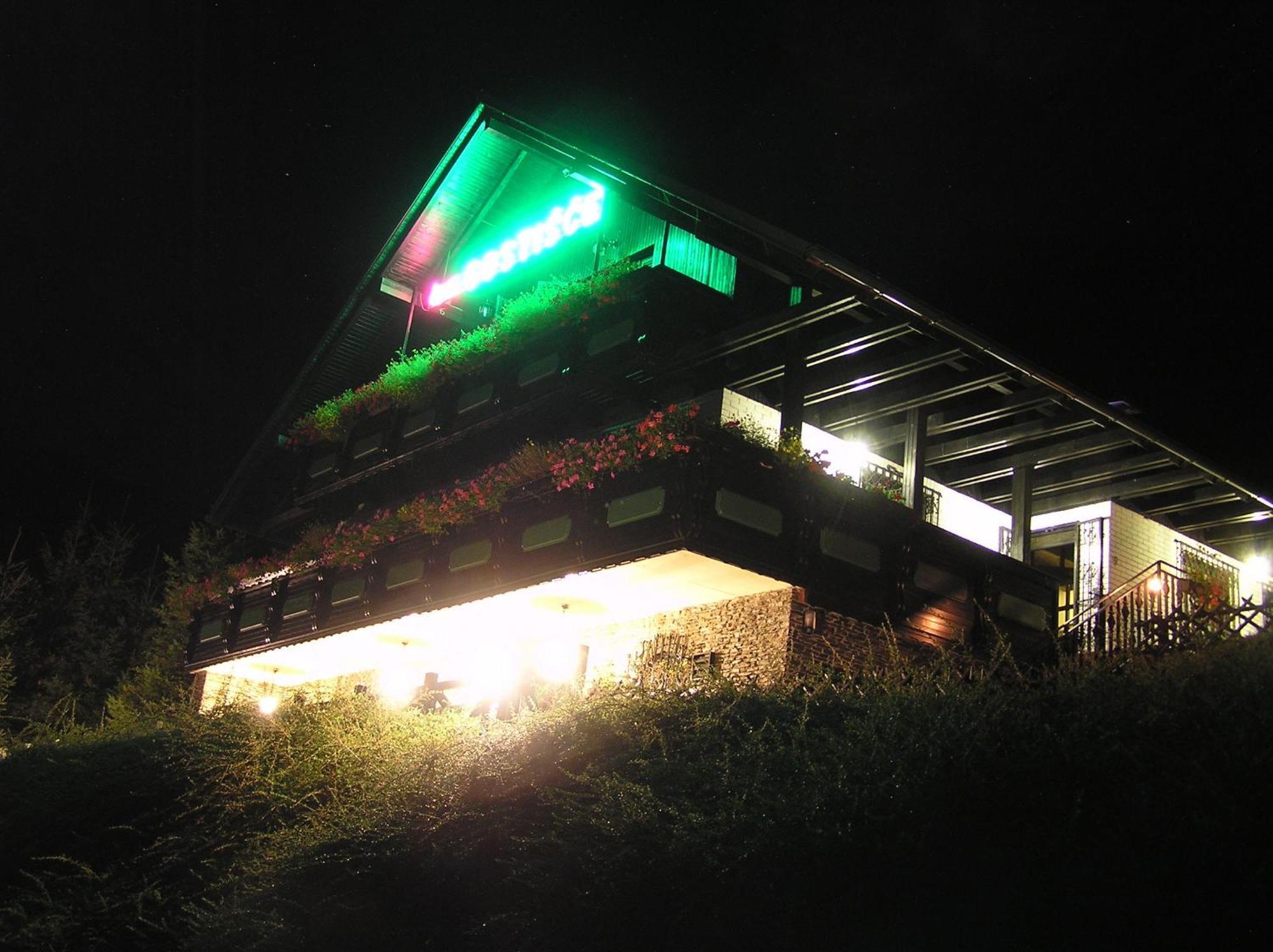 Pod Orehi Guest House Loce pri Poljcanah Exterior photo