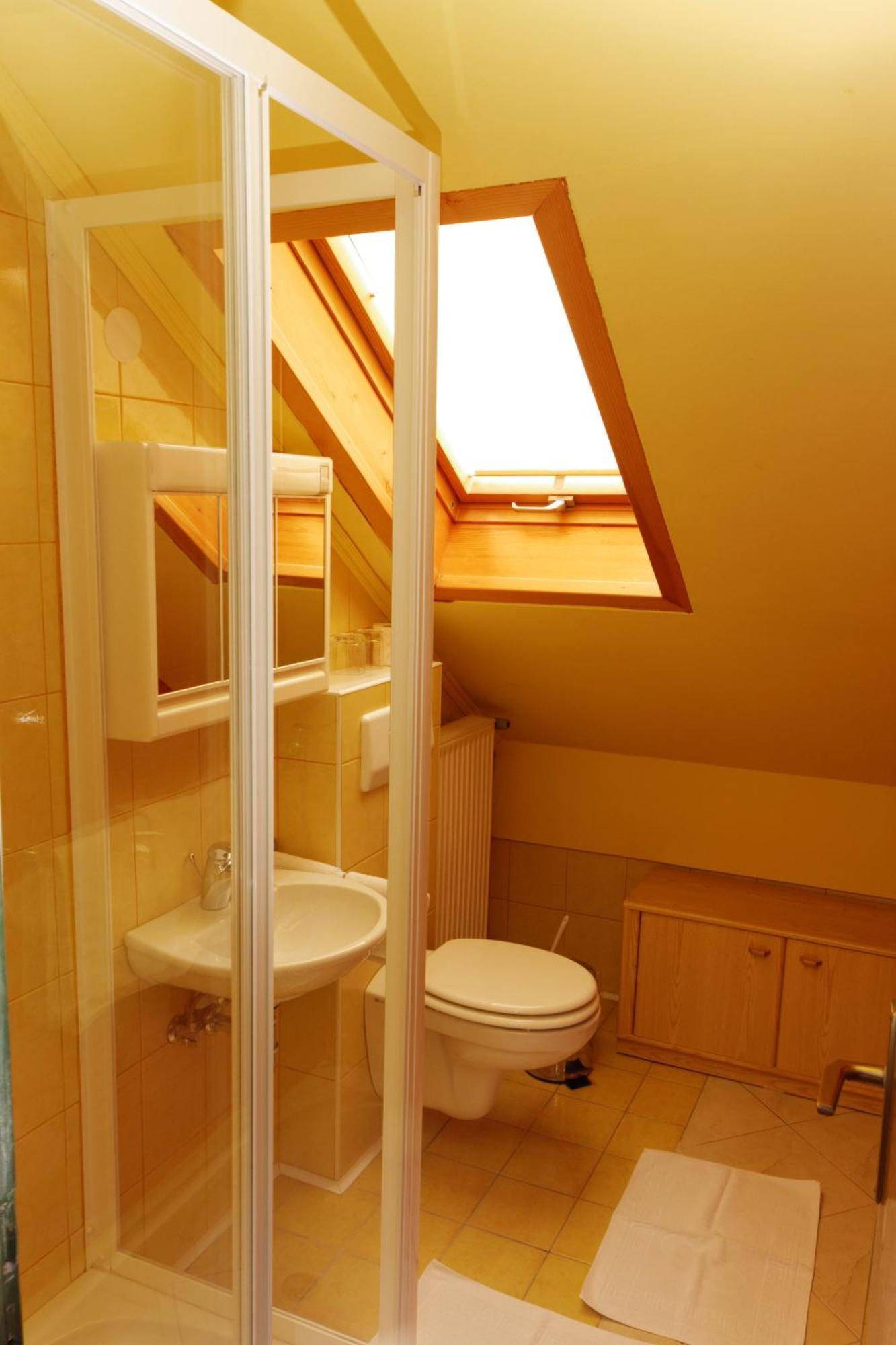 Pod Orehi Guest House Loce pri Poljcanah Exterior photo