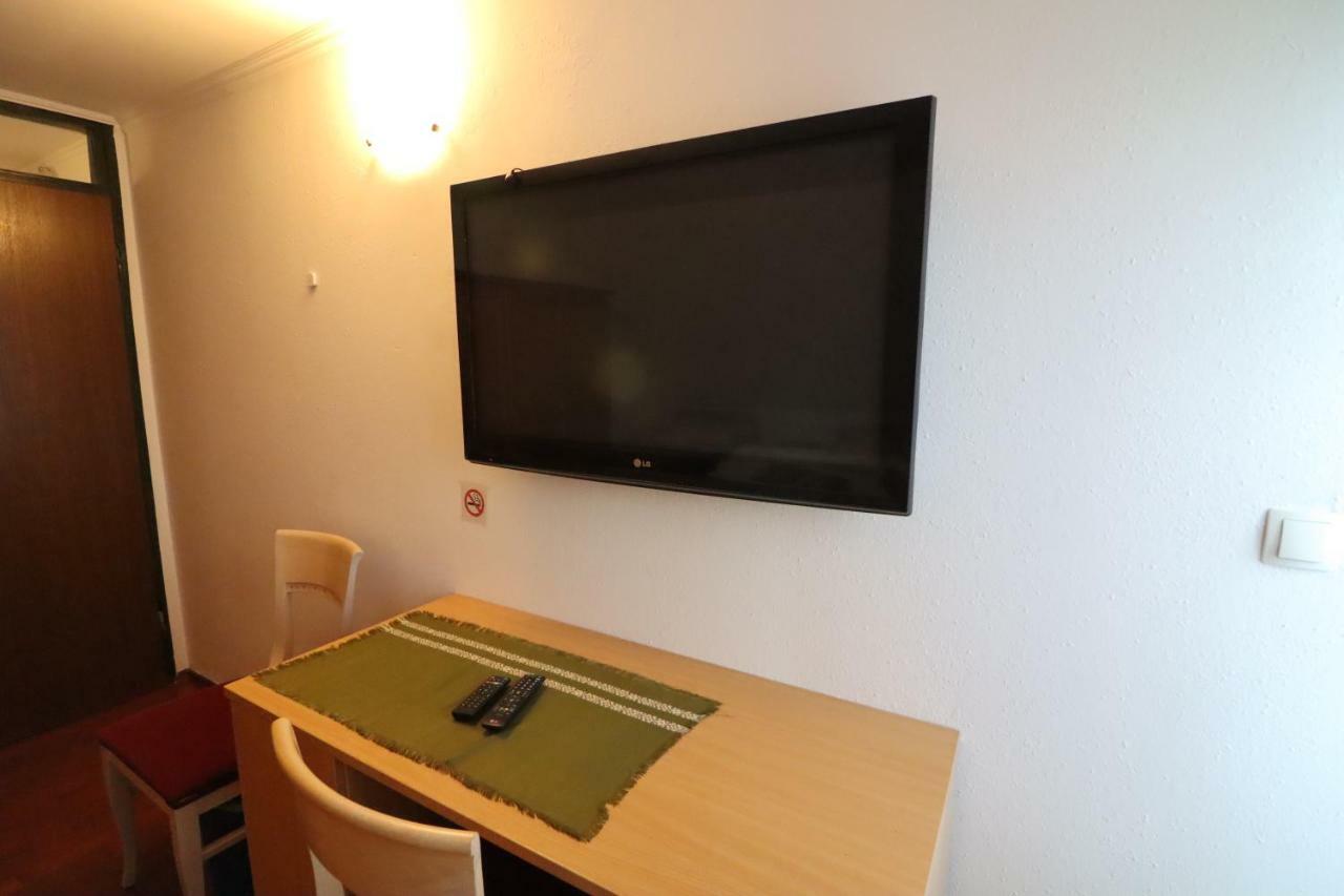 Pod Orehi Guest House Loce pri Poljcanah Exterior photo